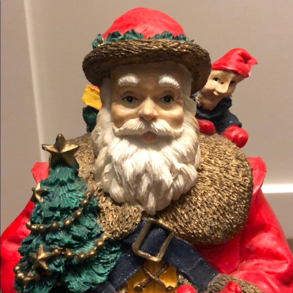 Santa Claus Figurine - Picture 2 of 9
